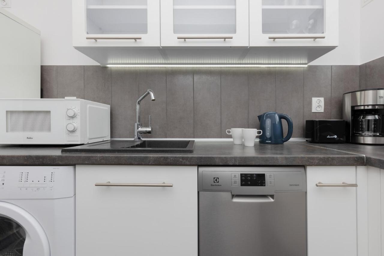 Old Town Spacious Apartment Bonifraterska By Renters Warsaw Luaran gambar